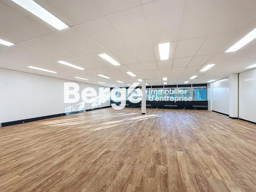 Office in Valbonne for lease Building Photo- Image 1 of 11