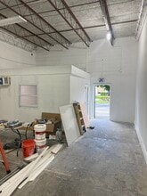 324-378 SW 13th Ave, Pompano Beach, FL for lease Interior Photo- Image 1 of 2