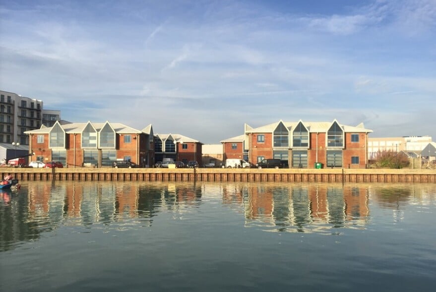 Brighton Rd, Shoreham By Sea for lease - Building Photo - Image 1 of 2