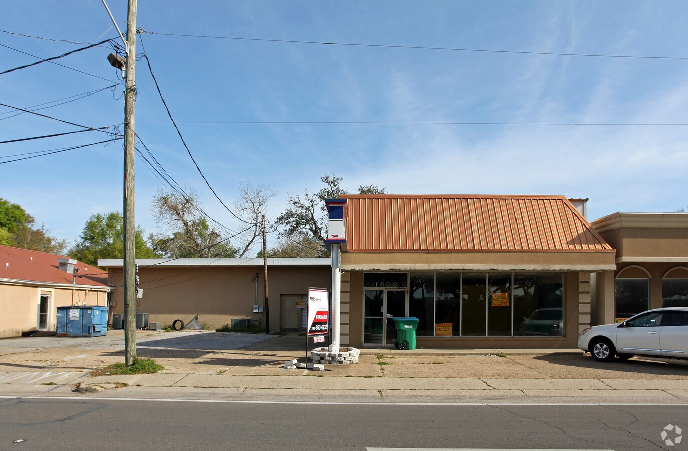 1608 Pass Rd, Biloxi, MS 39531