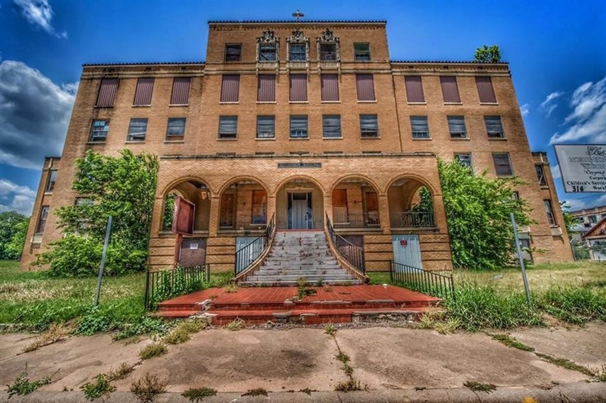 314 NW 4th St, Mineral Wells, TX for sale - Building Photo - Image 1 of 1