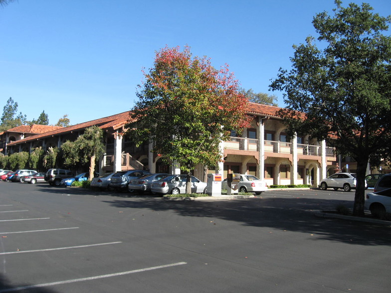 3625 E Thousand Oaks Blvd, Westlake Village, CA for lease - Building Photo - Image 3 of 6