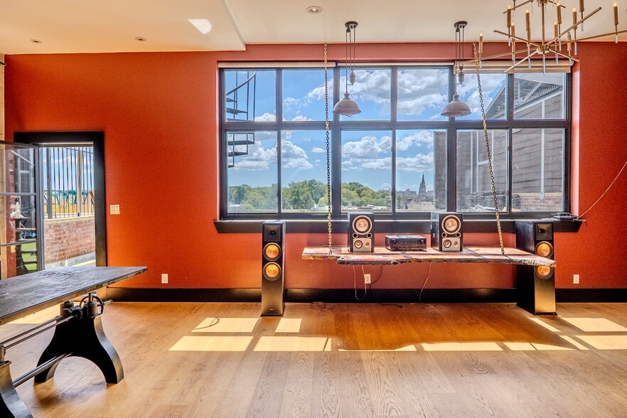 231 Norman Ave, Brooklyn, NY for sale - Interior Photo - Image 3 of 19