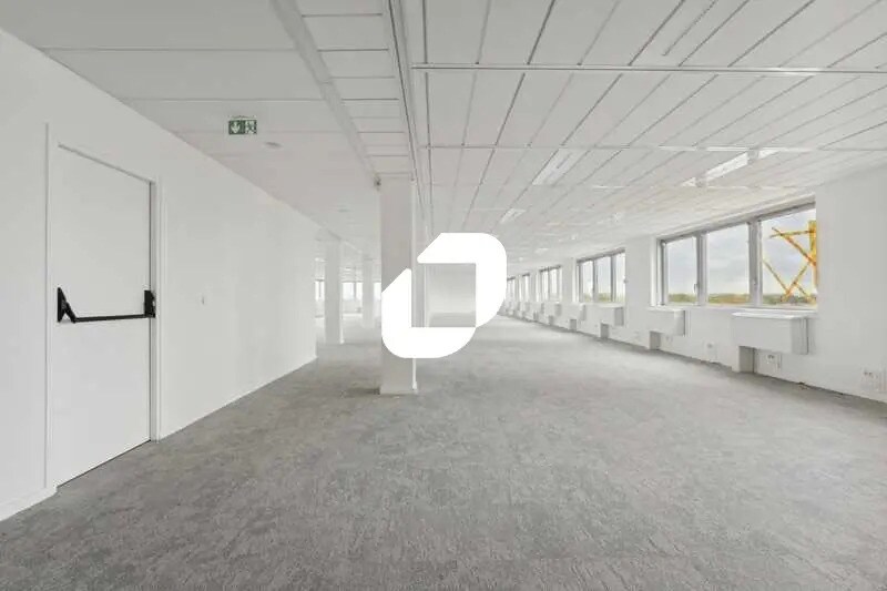 Office in Villepinte for lease Building Photo- Image 1 of 14