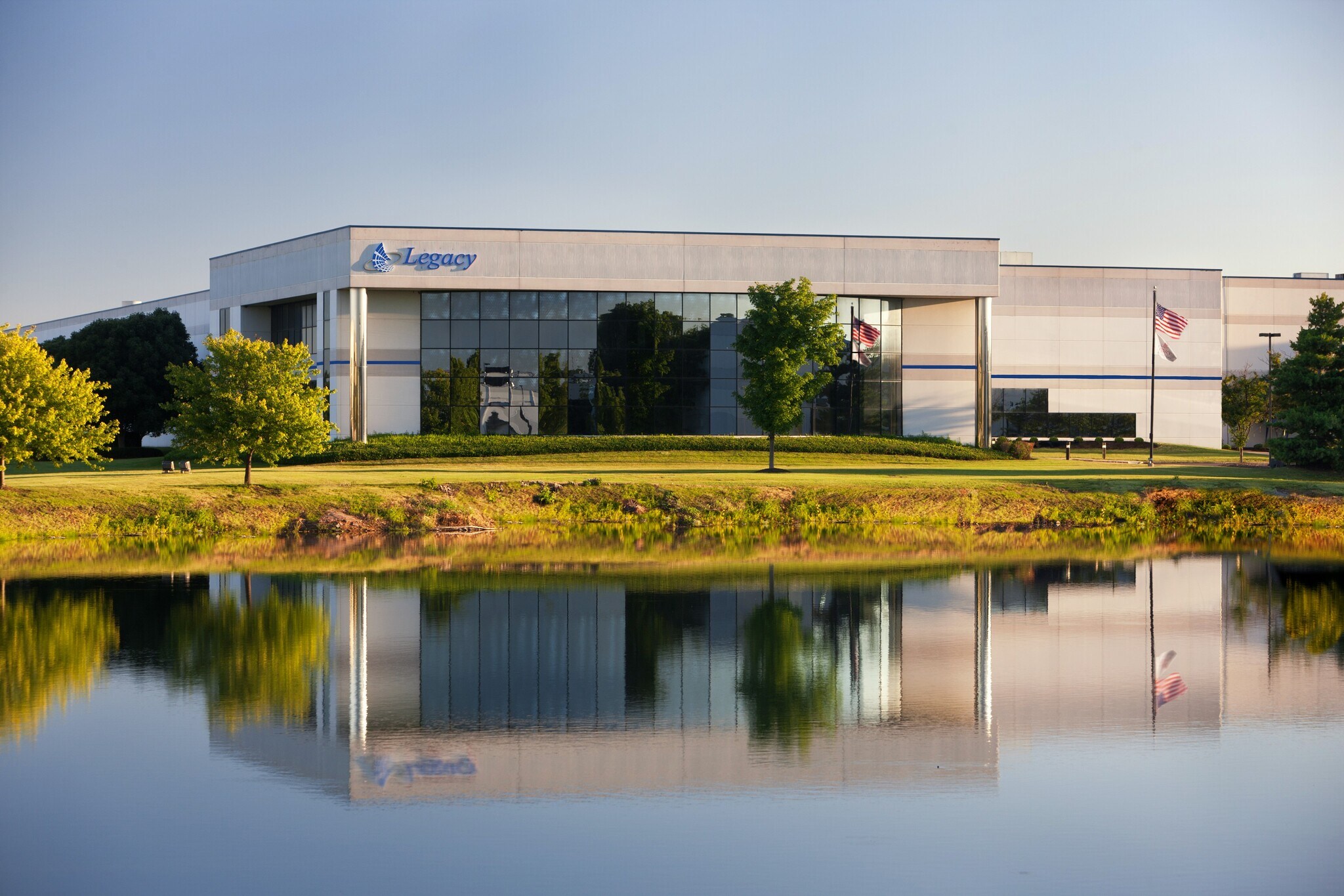 13333 Lakefront Dr, Earth City, MO for lease Building Photo- Image 1 of 18