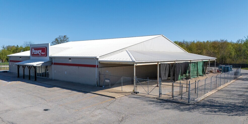 401 Talbot St N, Lakeshore, ON for sale - Primary Photo - Image 1 of 1