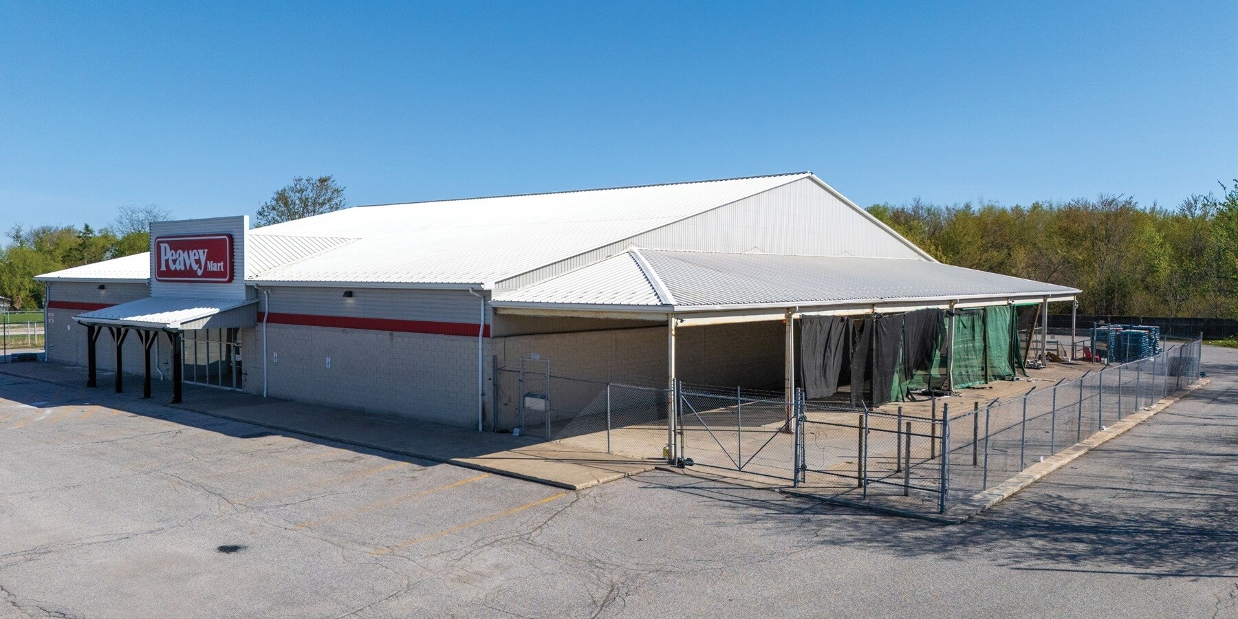 401 Talbot St N, Lakeshore, ON for sale Primary Photo- Image 1 of 2