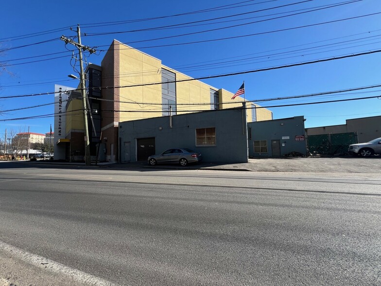 2 Valley Place, Larchmont, NY for sale - Building Photo - Image 2 of 4