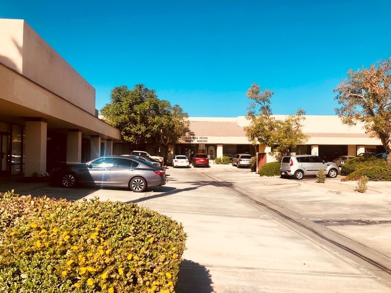 42575 Melanie Pl, Palm Desert, CA for sale - Building Photo - Image 2 of 6