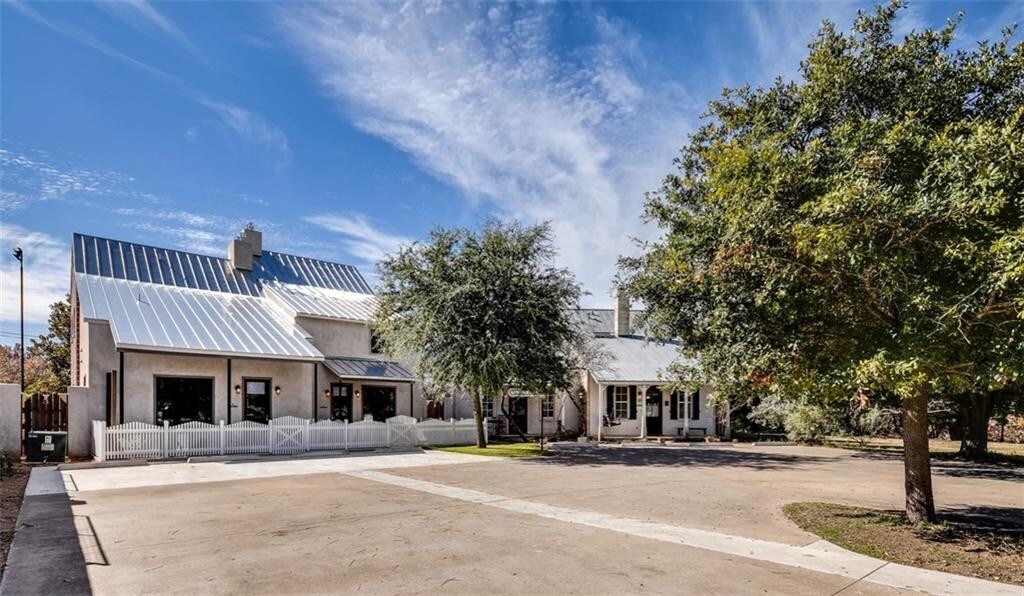 605 E Austin St, Fredericksburg, TX for sale Building Photo- Image 1 of 1