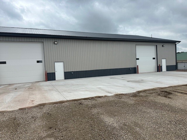 801 N 9th Ave, Brandon, SD for lease - Building Photo - Image 1 of 7