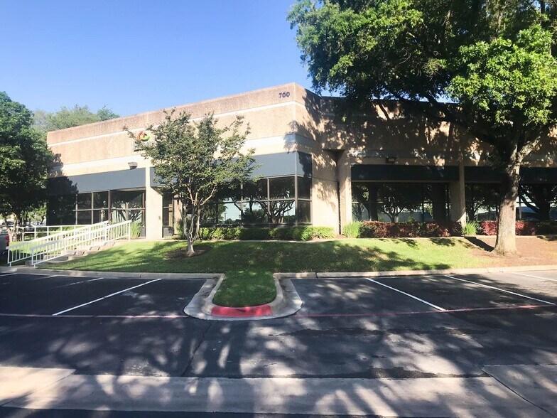 700 Jeffrey Way, Round Rock, TX for lease - Building Photo - Image 3 of 8