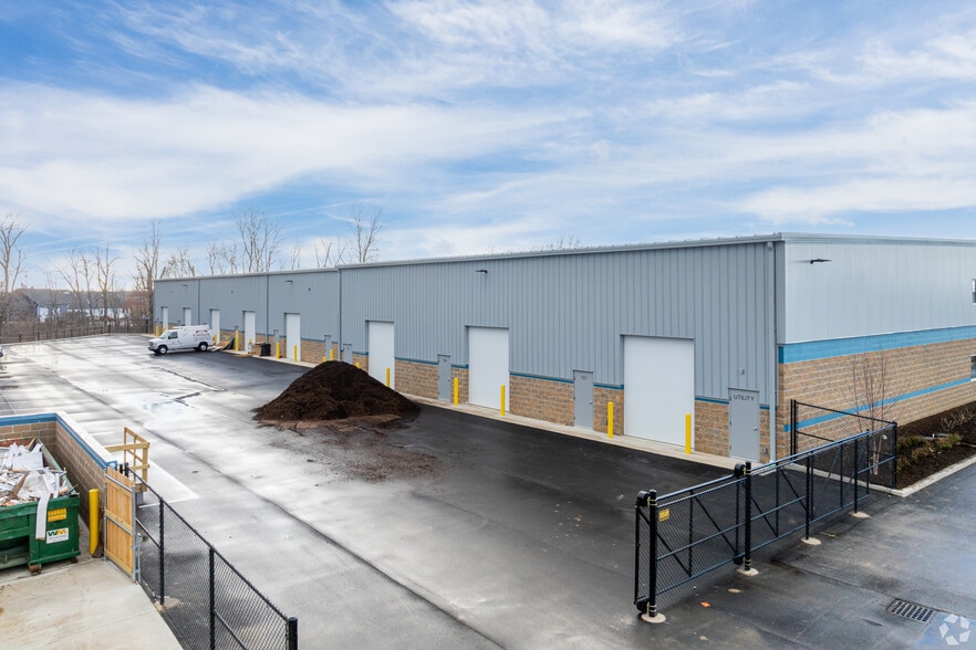 17265 Harger Ct, Noblesville, IN for lease - Building Photo - Image 3 of 4