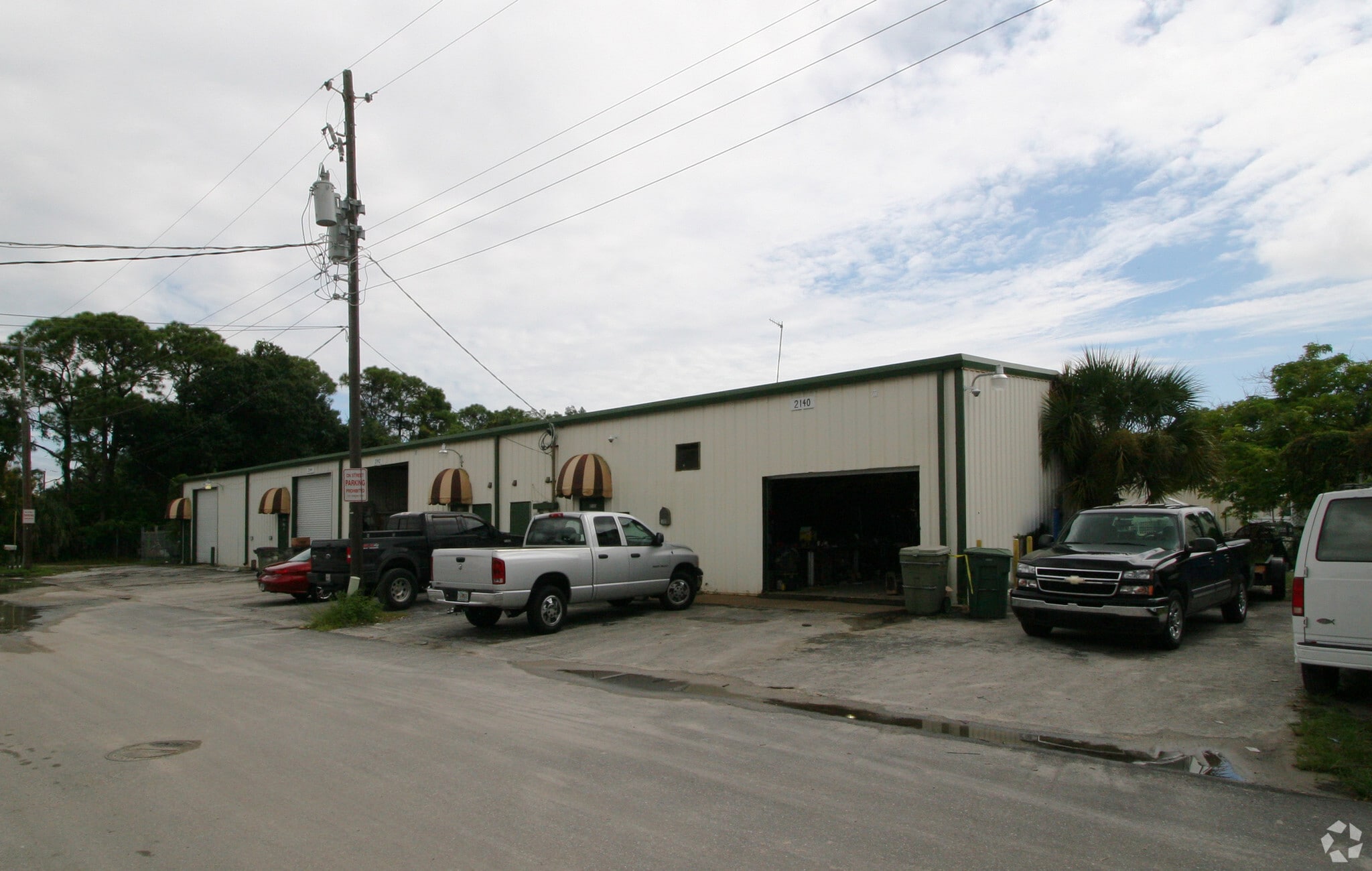2140-2148 E 20th St, Sarasota, FL for lease Primary Photo- Image 1 of 3