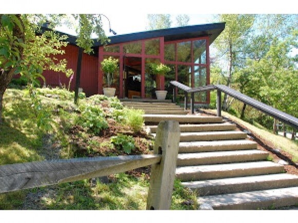 527 Sugarbush Access Rd, Warren, VT for sale Primary Photo- Image 1 of 1