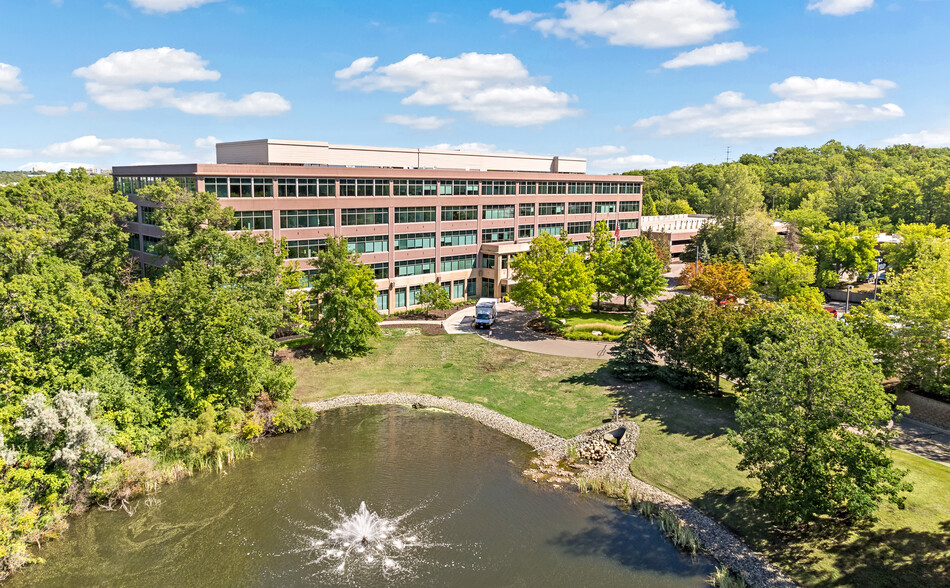 10400 Viking Dr, Eden Prairie, MN for lease - Aerial - Image 1 of 19