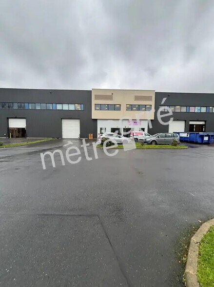 Flex in Carquefou for lease - Building Photo - Image 1 of 7