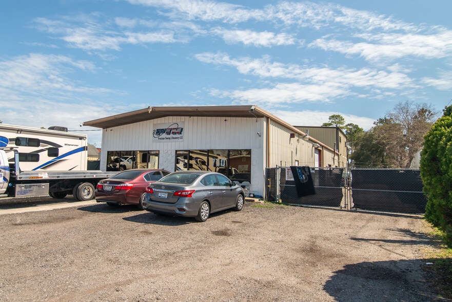 710 Sandy Ln, Surfside Beach, SC for sale - Building Photo - Image 2 of 27