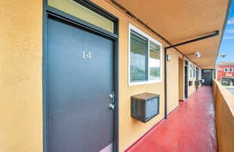 4914 Lankershim Blvd, North Hollywood, CA for lease Building Photo- Image 2 of 7