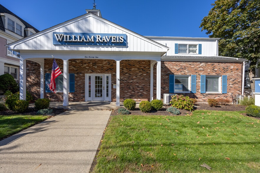 179 N Broad St, Milford, CT for lease - Building Photo - Image 2 of 7