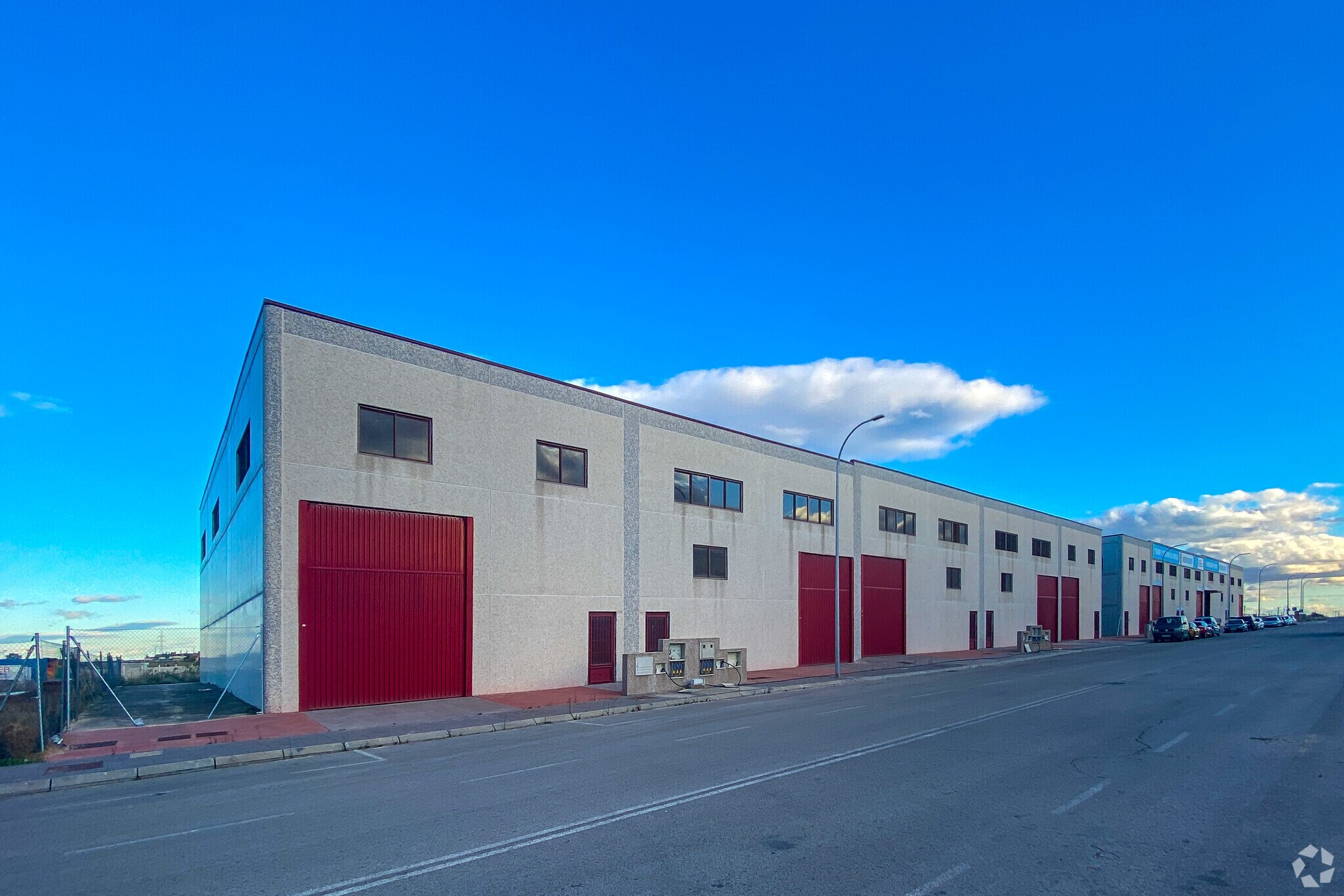 Calle Violeta, 33, Humanes de Madrid, Madrid for sale Primary Photo- Image 1 of 1