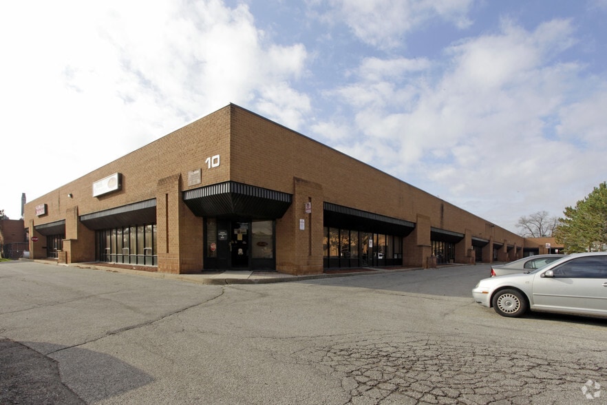10 Falconer Dr, Mississauga, ON for sale - Building Photo - Image 1 of 2