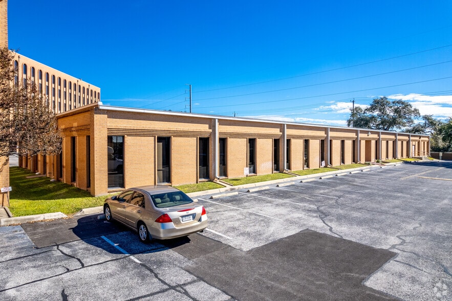 5815 Callaghan Rd, San Antonio, TX 78228