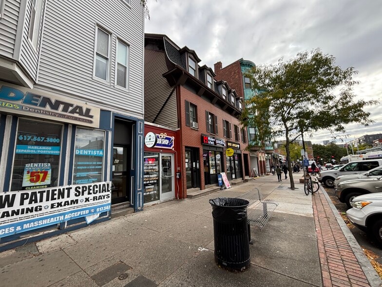 33-39 Maverick Sq, Boston, MA for sale - Building Photo - Image 2 of 3