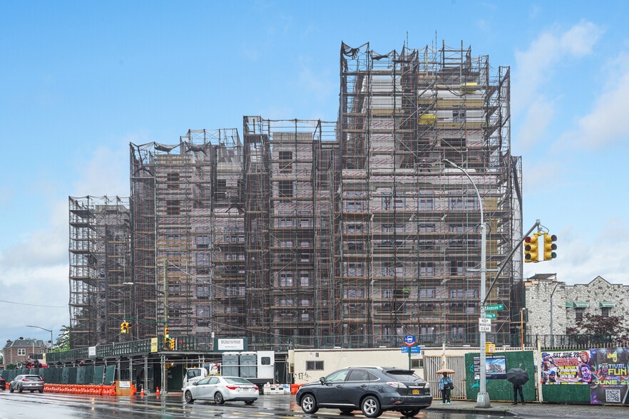 406 Remsen Ave, Brooklyn, NY for lease - Primary Photo - Image 3 of 14