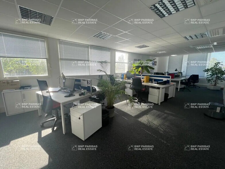 Office in Rennes for lease - Building Photo - Image 3 of 8