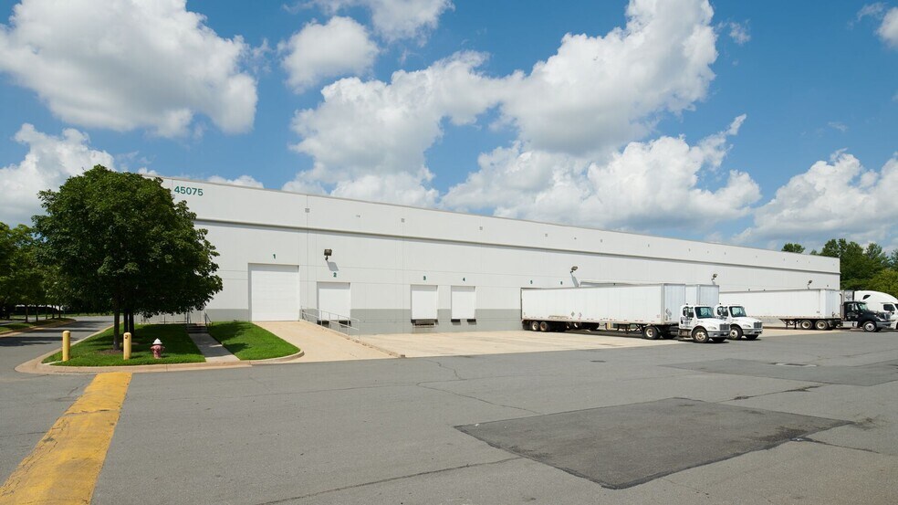 45075 Old Ox Rd, Dulles, VA for lease - Building Photo - Image 1 of 3