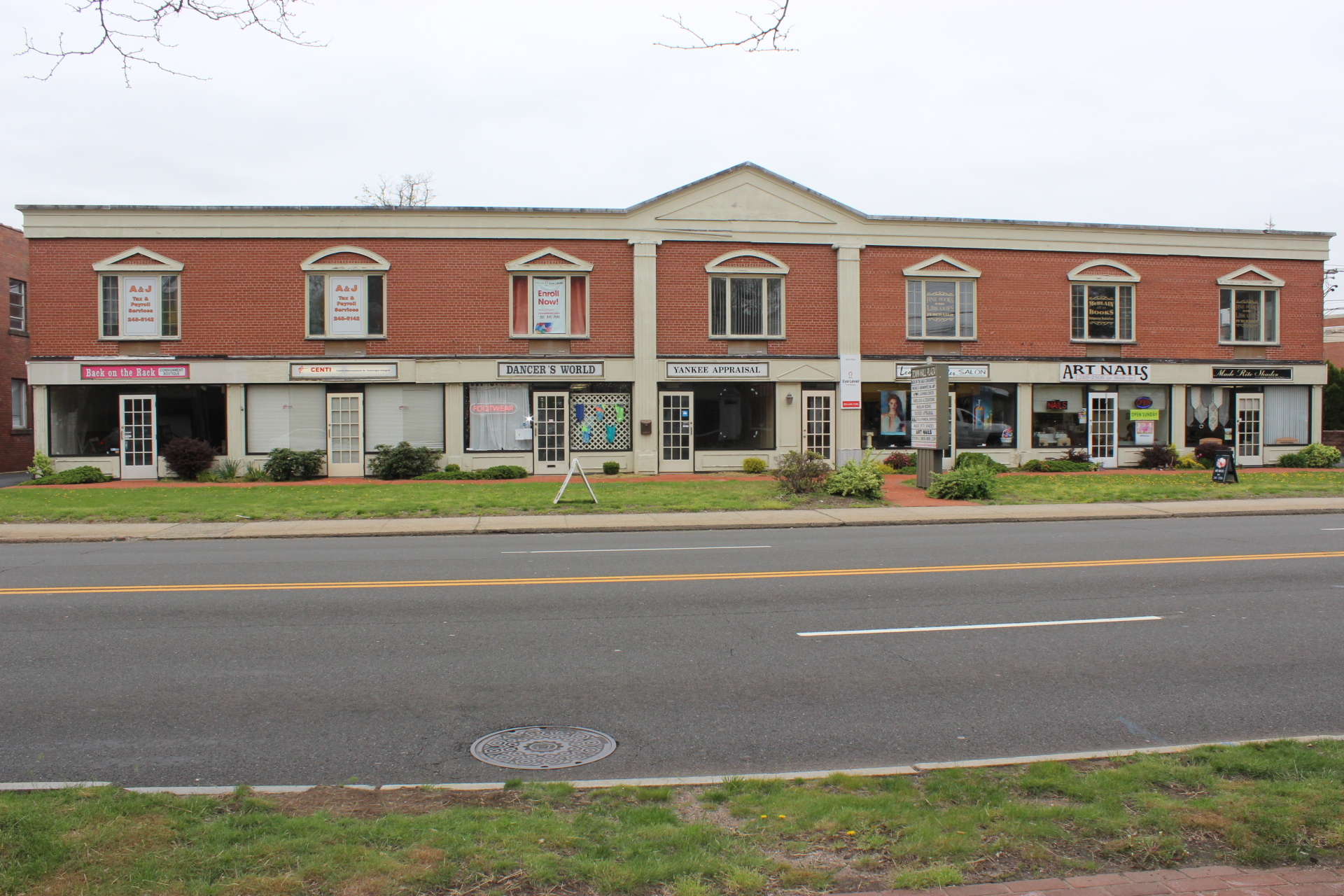 2348 Whitney Ave, Hamden, CT for lease Building Photo- Image 1 of 28