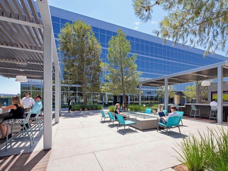 46 Discovery, Irvine, CA for lease - Building Photo - Image 3 of 100