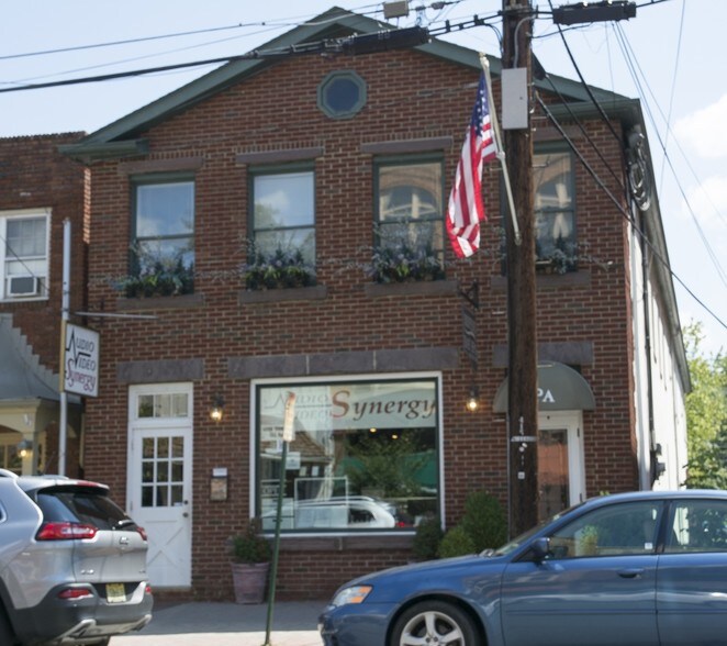 33 Main St, Clinton Township, NJ for sale - Primary Photo - Image 1 of 1