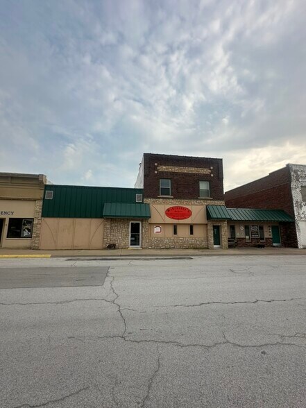 418 E Washington St, Arma, KS for sale - Building Photo - Image 1 of 39