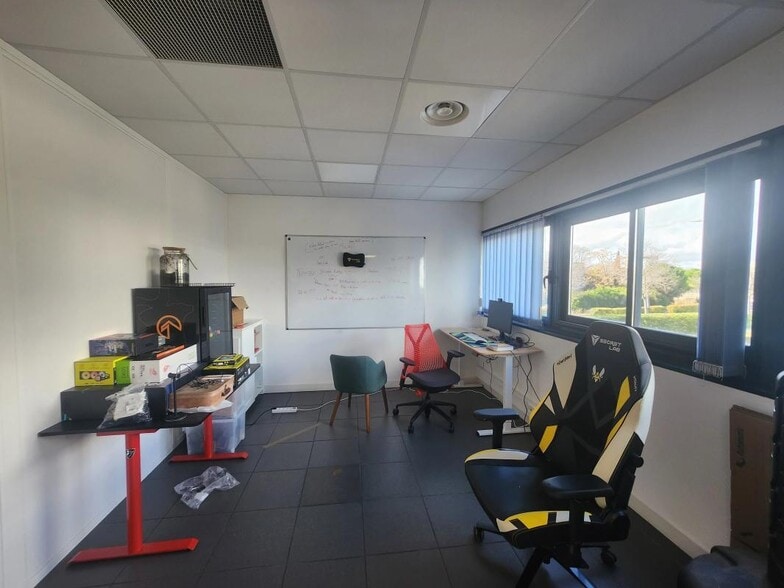 Office in Perols for lease - Interior Photo - Image 3 of 7