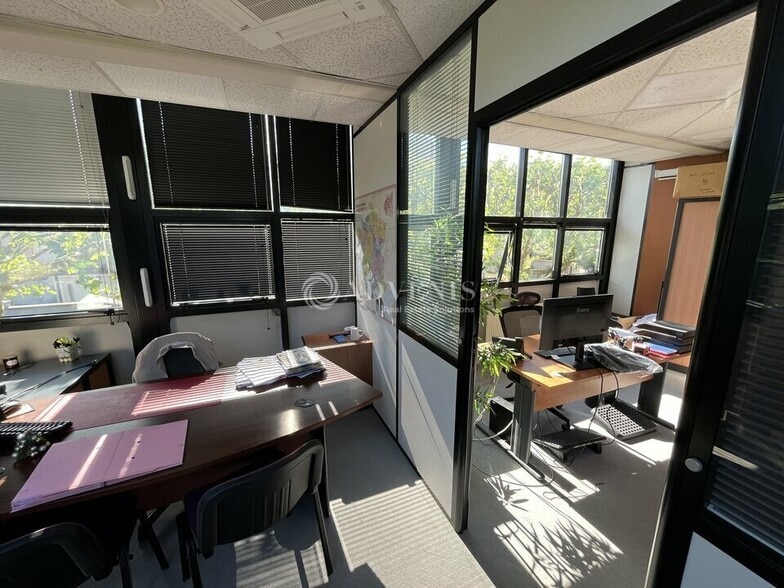 7 Rue Roland Martin, Champigny-sur-Marne for lease - Interior Photo - Image 2 of 6