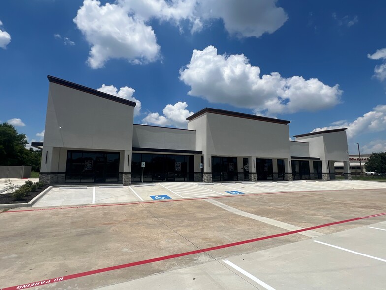 3911 MASSEY TOMPKINS rd, Baytown, TX for lease - Building Photo - Image 1 of 4