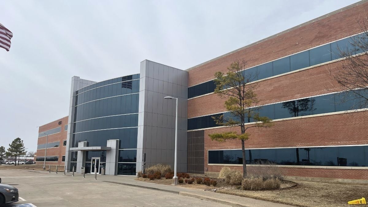 7725 W Reno Ave, Oklahoma City, OK for lease Building Photo- Image 1 of 10