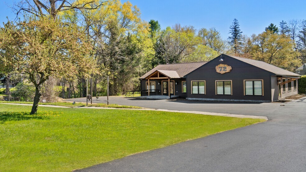 72 Stockbridge Rd, Great Barrington, MA 01230