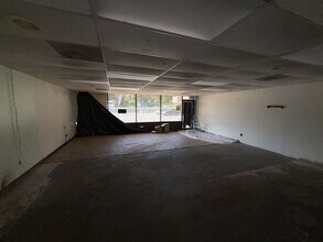 6100 W Fairfield Dr, Pensacola, FL for lease Interior Photo- Image 2 of 2