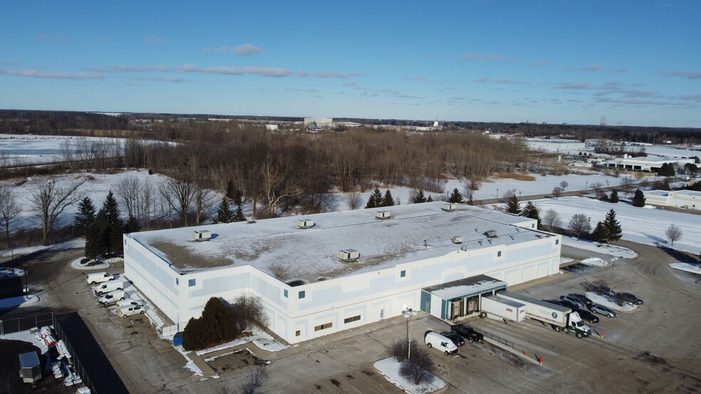 7977 Centerline Dr, Dimondale, MI for lease - Building Photo - Image 1 of 3