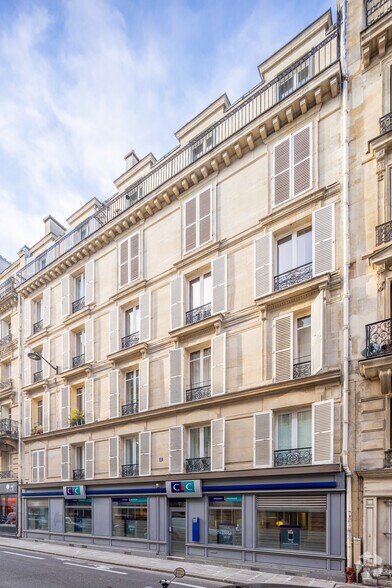 Rue De Rennes, Paris for lease - Building Photo - Image 3 of 5