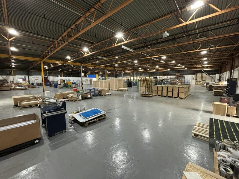 13 Earlstrees Rd, Corby for lease - Interior Photo - Image 3 of 6