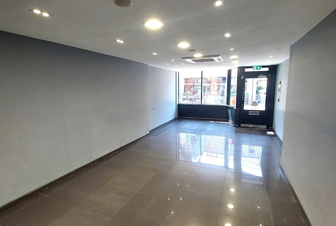 61-65 Cricklade Rd, Cirencester for lease Interior Photo- Image 1 of 4
