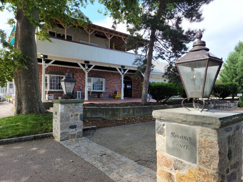 1-8 Stagecoach Way, Cohasset, MA for sale - Building Photo - Image 1 of 1