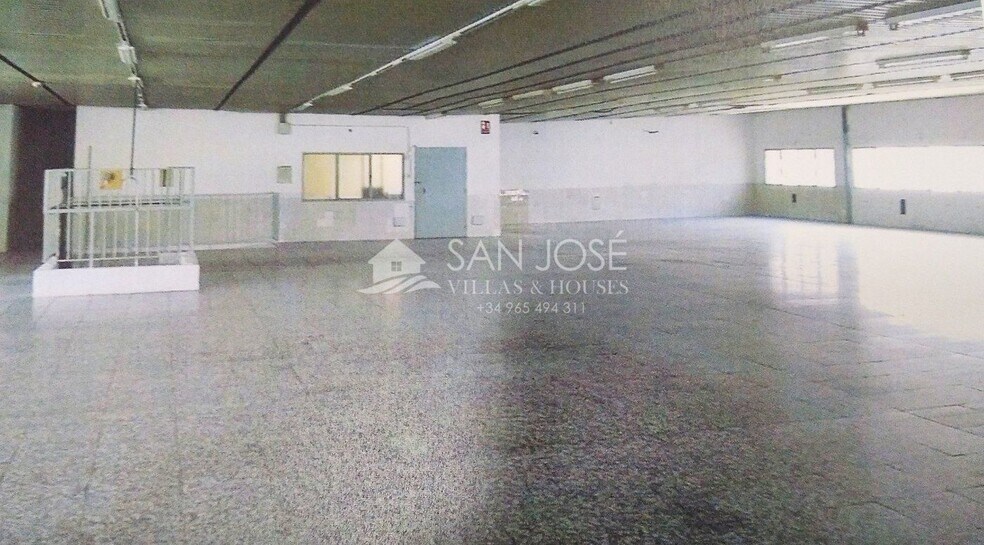 Industrial in Alicante for sale - Building Photo - Image 2 of 6