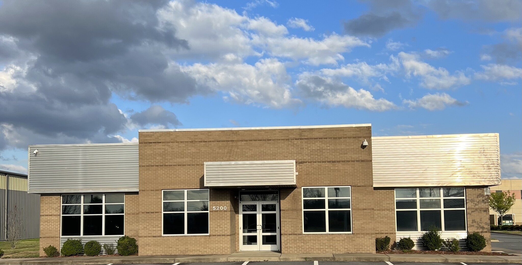 5200 Northshore Ln, North Little Rock, AR for lease Building Photo- Image 1 of 3