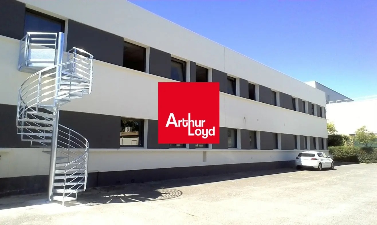 Office in Aubagne for lease Building Photo- Image 1 of 6