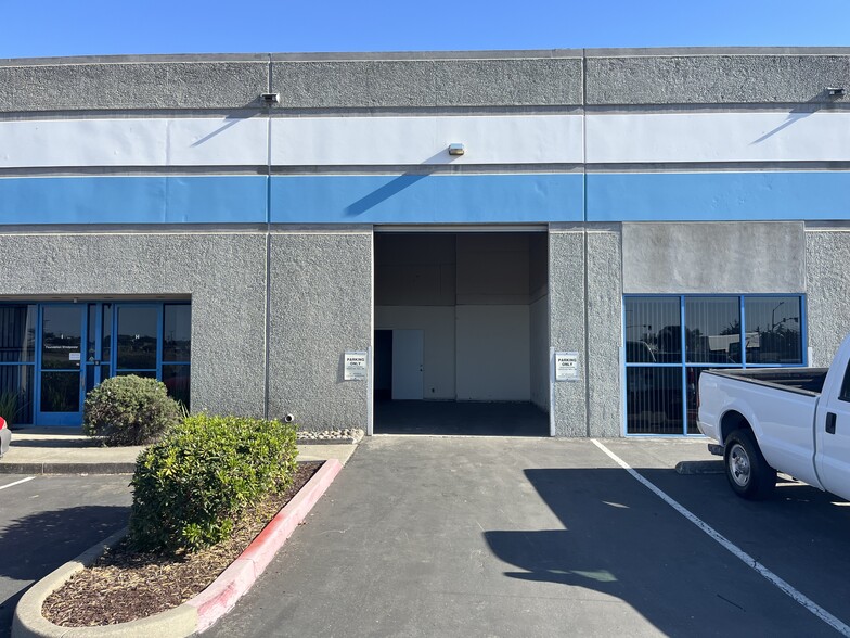 1514-1518 Moffett St, Salinas, CA for lease - Building Photo - Image 1 of 9